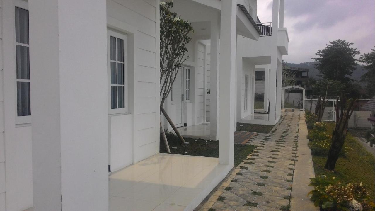 Amaranta Guest House Batu  Exterior foto